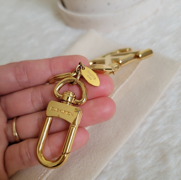 💕BEAUTIFUL 100% Authentic Louis Vuitton Keycharm Gold - Picture 5 of 5